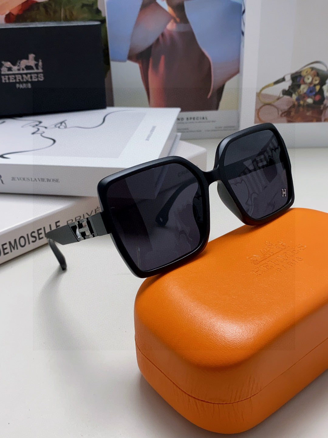 Hermès Square Black Lens Sunglasses for Men & Women - 450013 - detail image 5