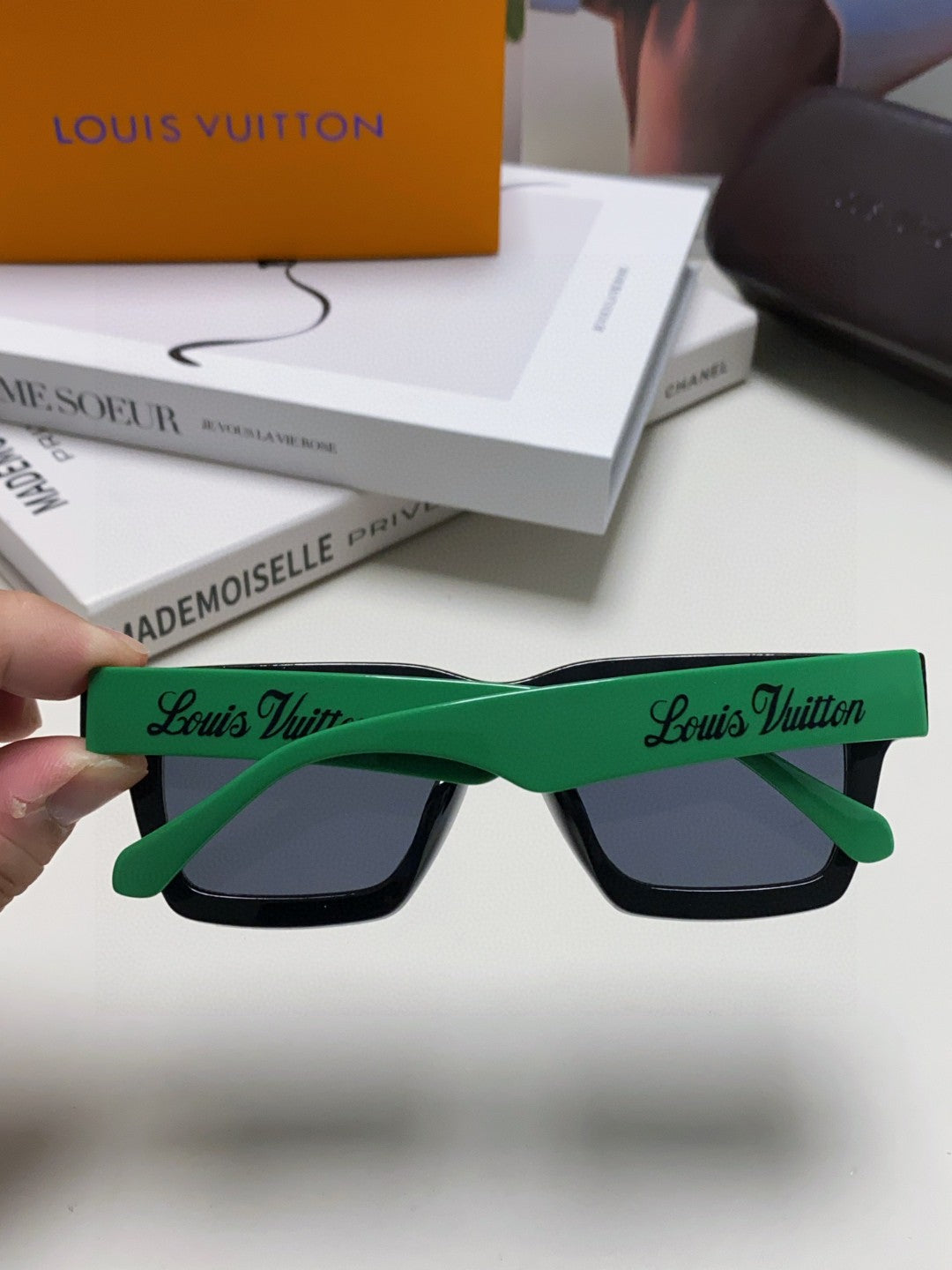 Louis Vuitton Square Black Lens Sunglasses for Men & Women - 414951 - detail image 4
