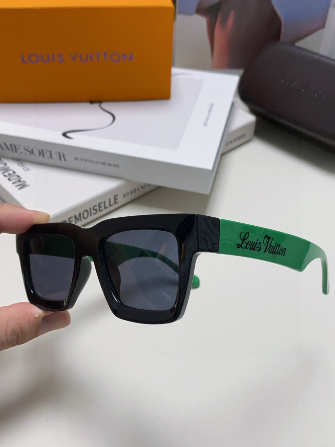 Louis Vuitton Square Black Lens Sunglasses for Men & Women - 414951 - detail image 5