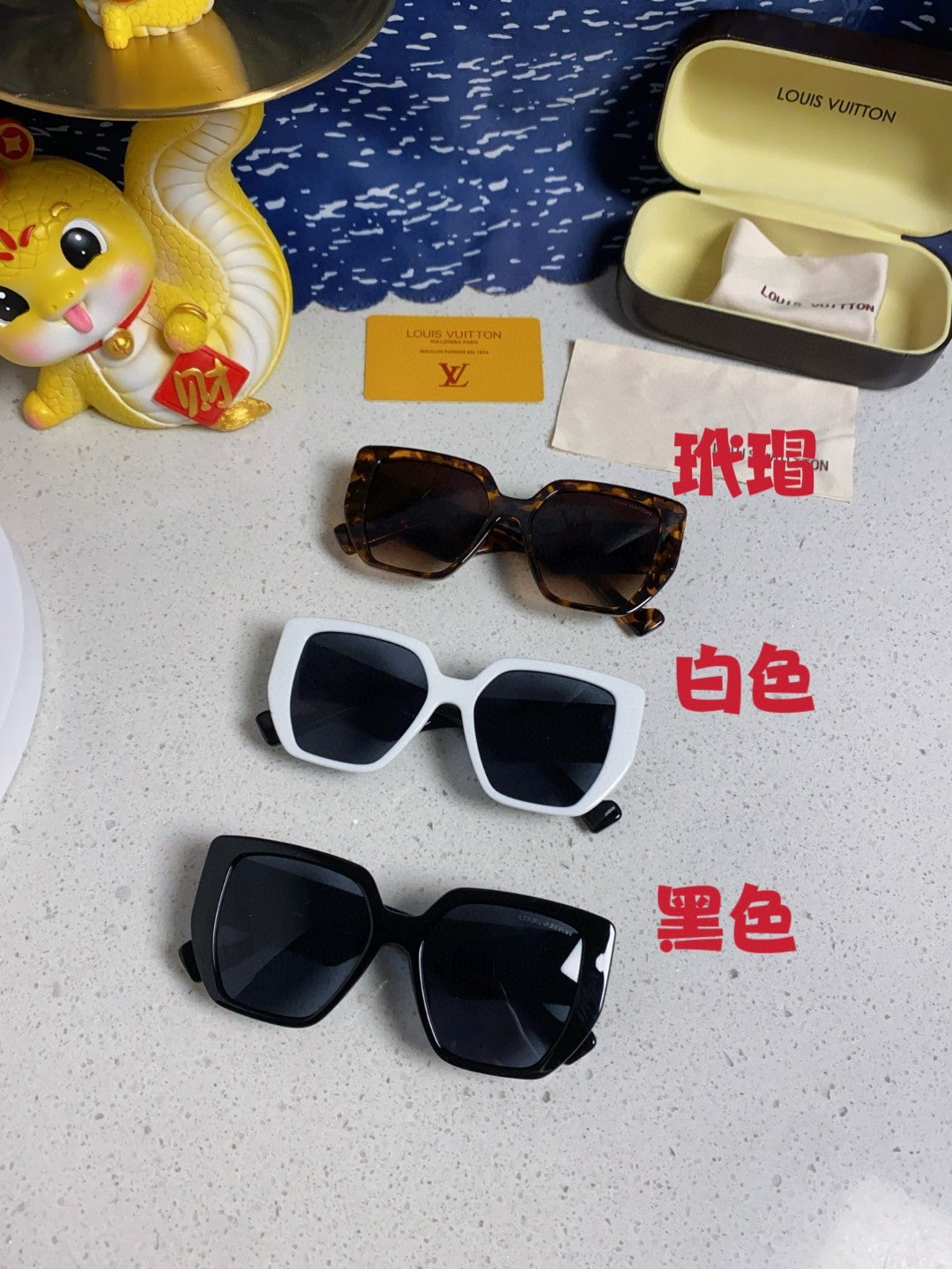 Louis Vuitton Square Blue Lens Sunglasses for Women - 381876 - detail image 11