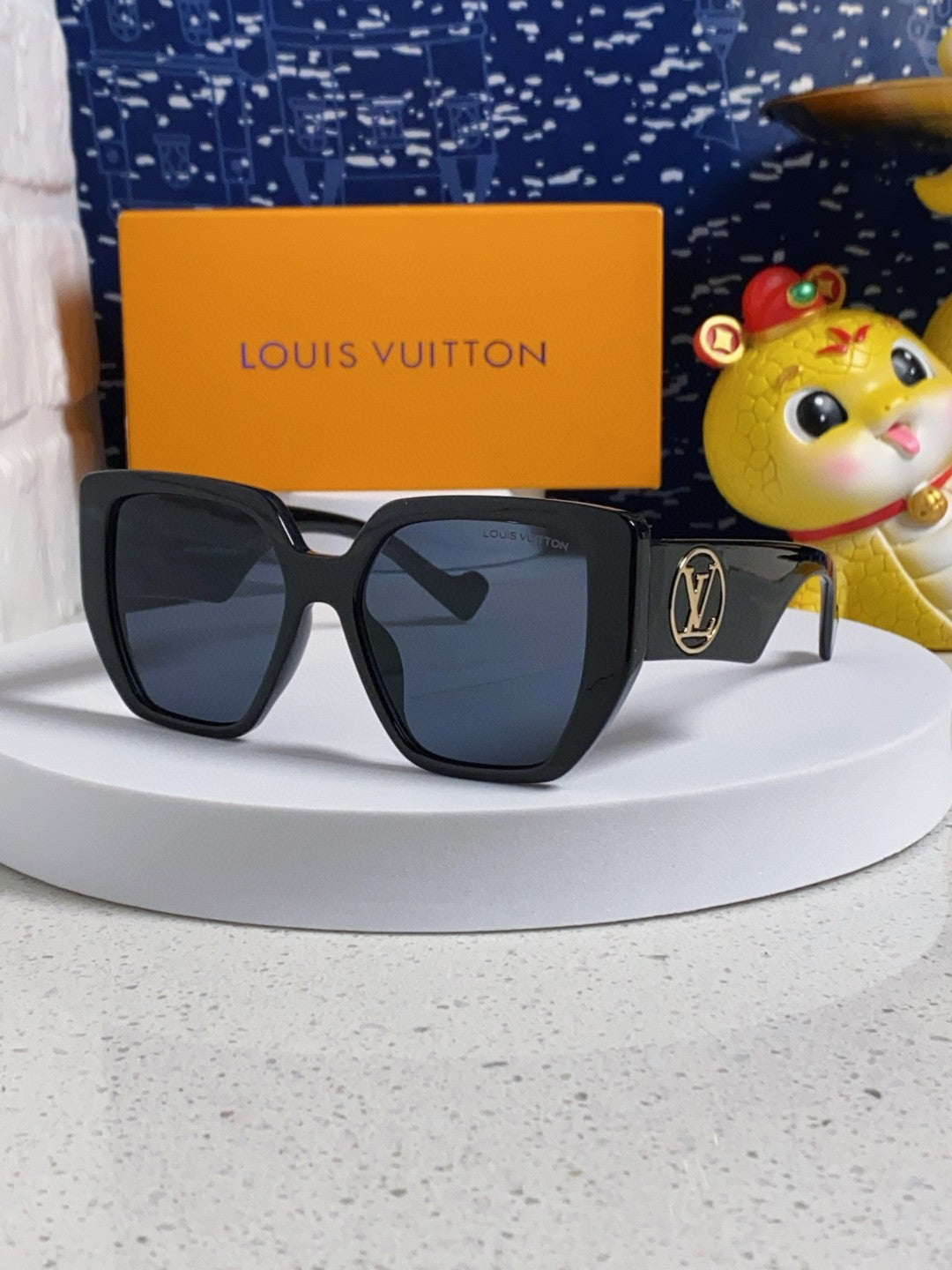 Louis Vuitton Square Blue Lens Sunglasses for Women - 381876