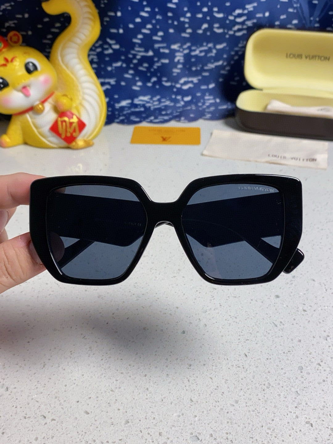 Louis Vuitton Square Blue Lens Sunglasses for Women - 381876 - detail image 4