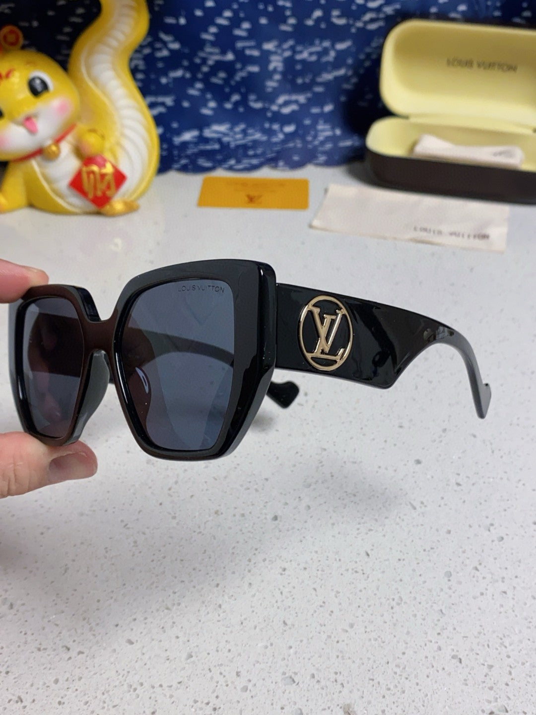 Louis Vuitton Square Blue Lens Sunglasses for Women - 381876 - detail image 6