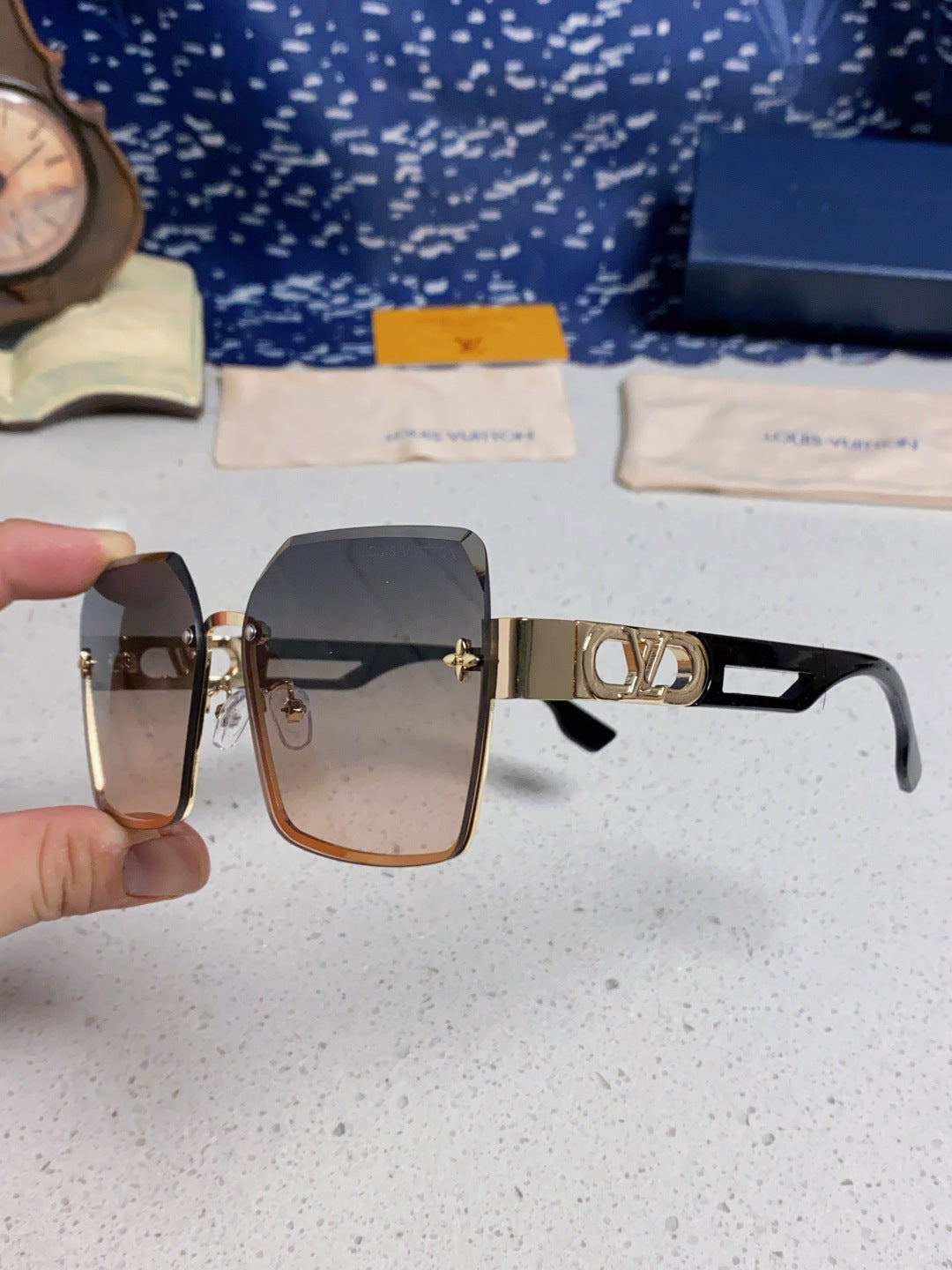 Louis Vuitton Metal Square Silver Lens Sunglasses for Men & Women - 414897 - detail image 5