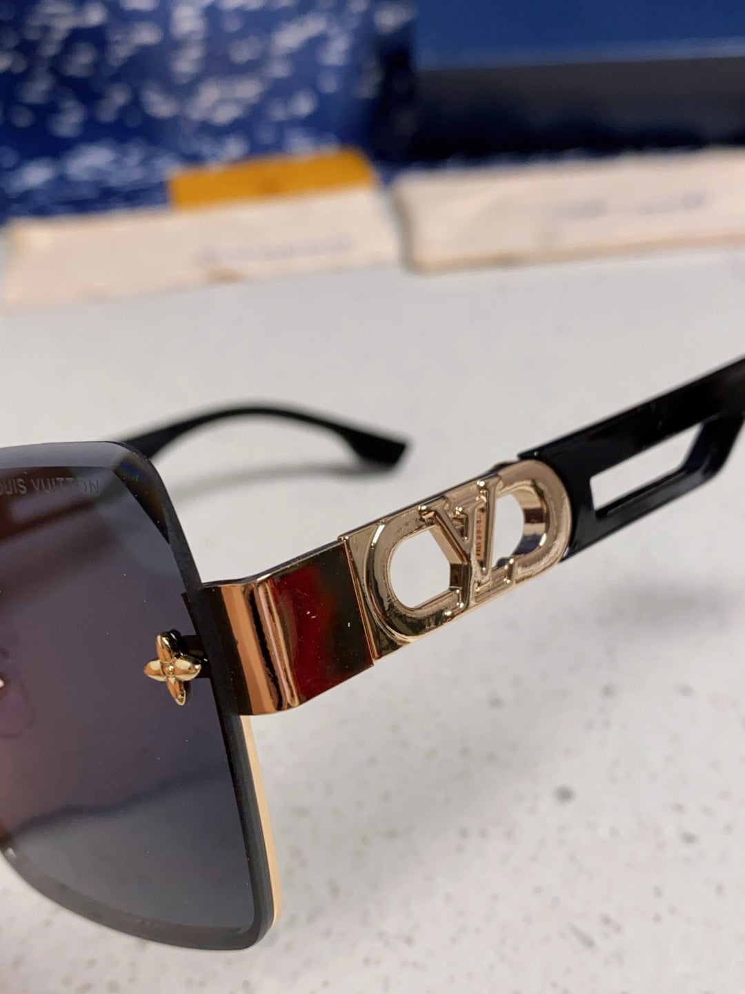 Louis Vuitton Metal Square Black Lens Sunglasses for Men & Women - 414901 - detail image 7