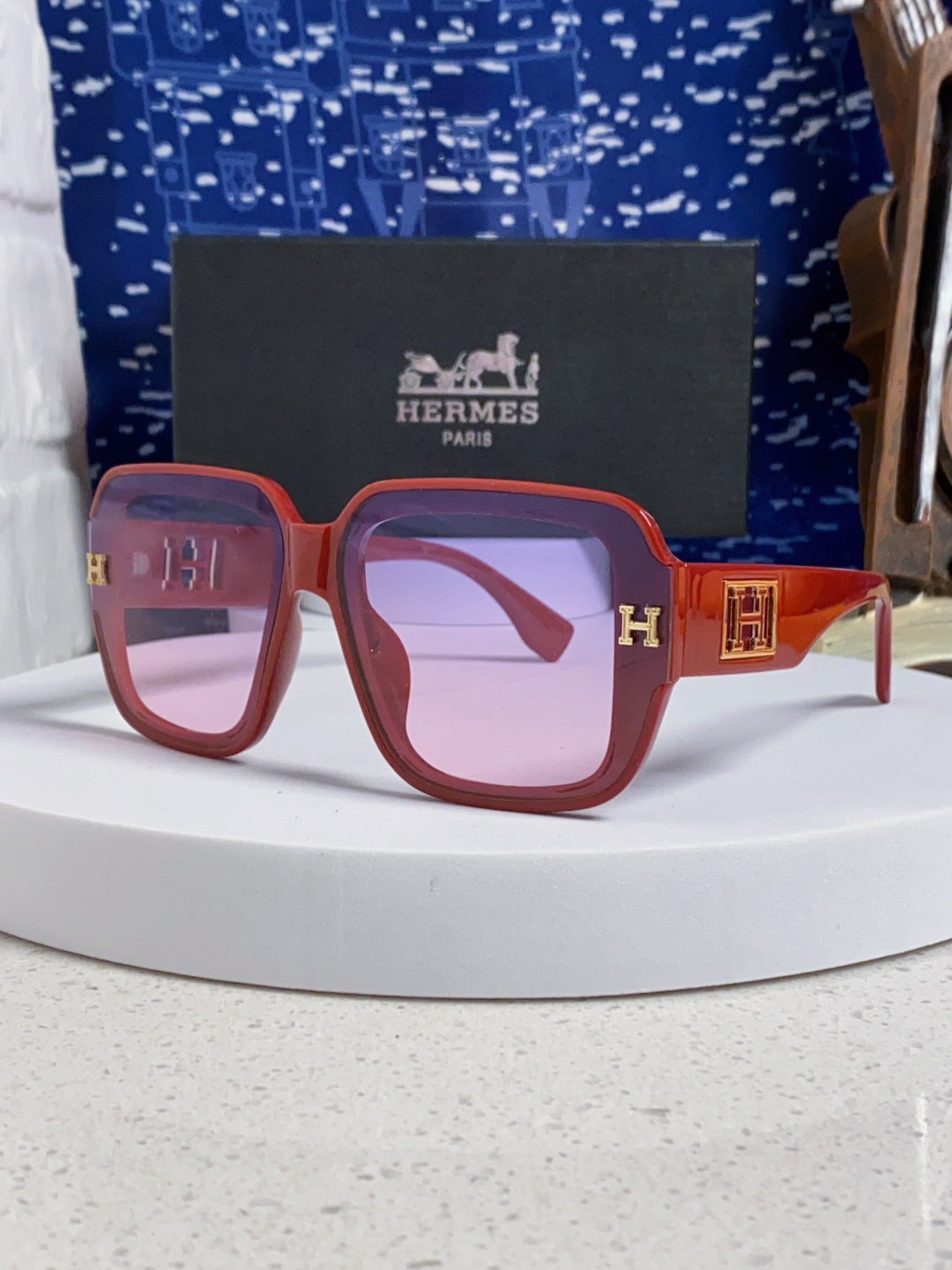 Hermès Square Red Lens Sunglasses for Men & Women - 466423