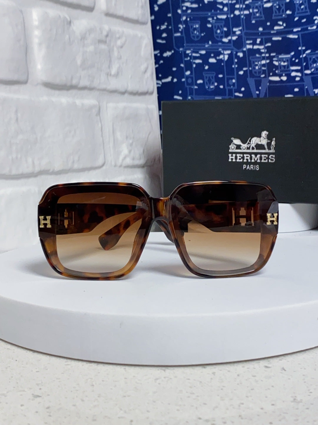 Hermès Square Brown Lens Sunglasses for Men & Women - 466425 - detail image 2