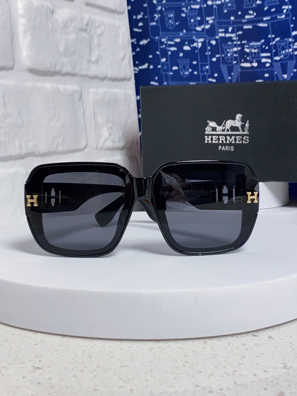 Hermès Square Gray Lens Sunglasses for Men & Women - detail image 2