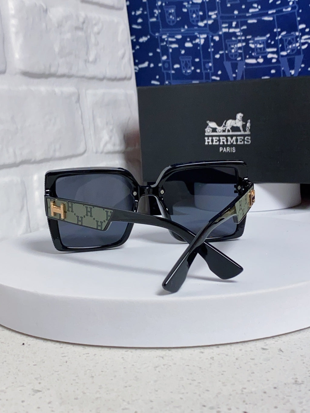 Hermès Square Silver Lens Sunglasses for Women - detail image 3