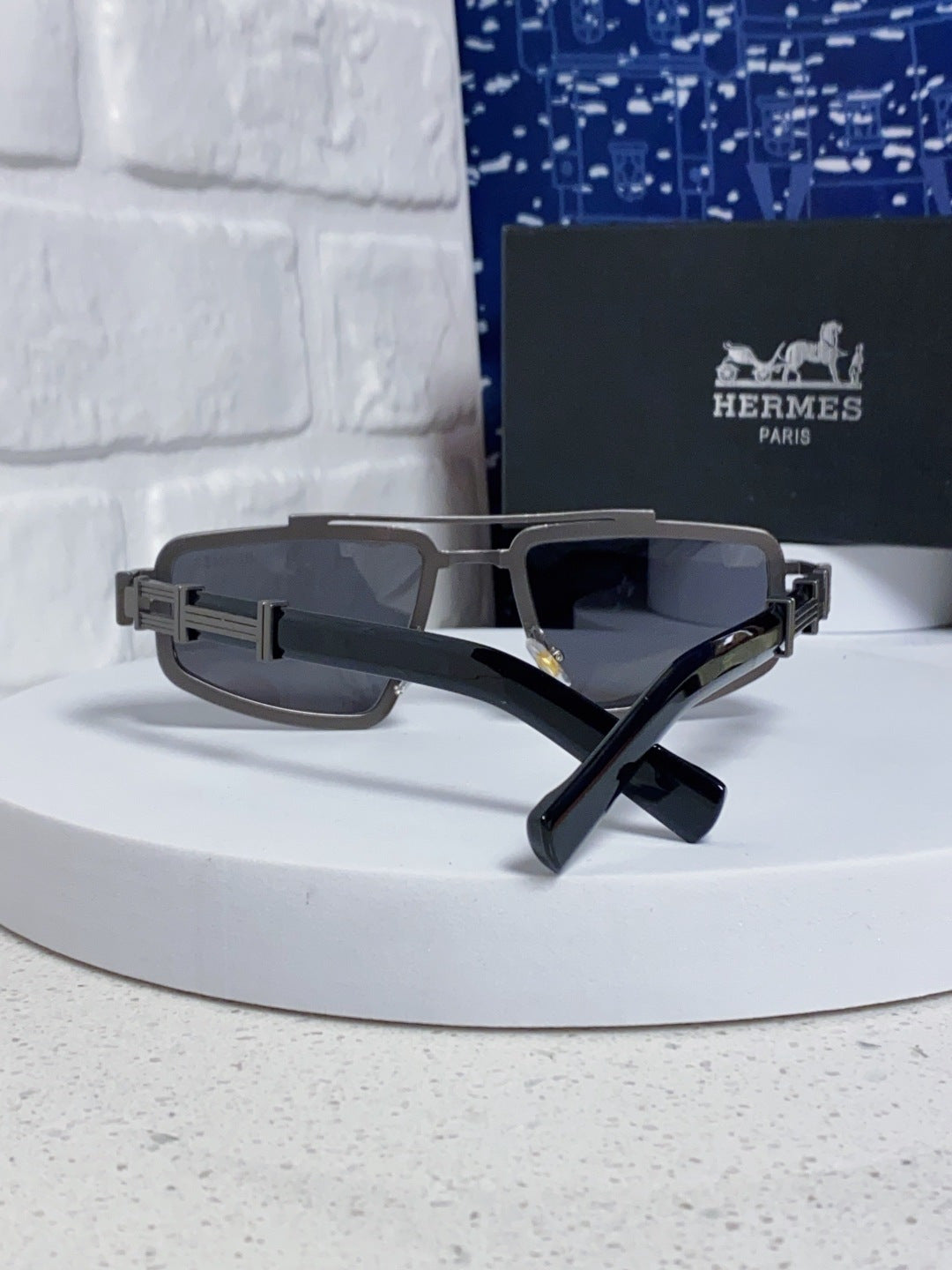 Hermès Fashion Gray Lens Sunglasses for Men & Women - detail image 3
