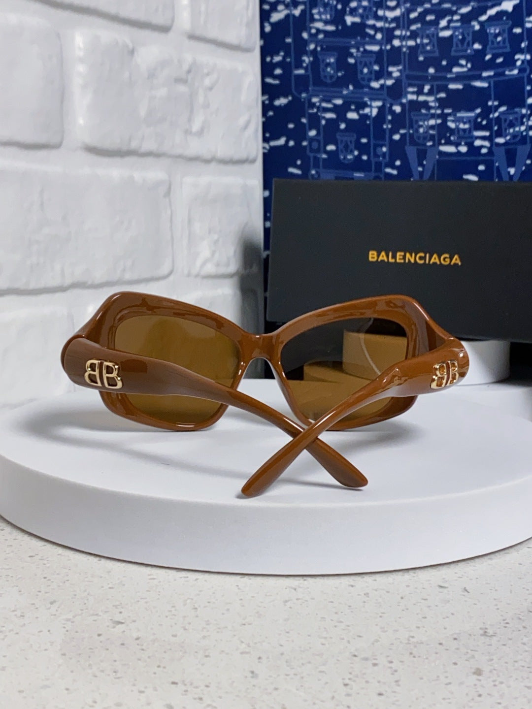 Balenciaga Oversized Brown Lens Sunglasses for Women - 358629 - detail image 3