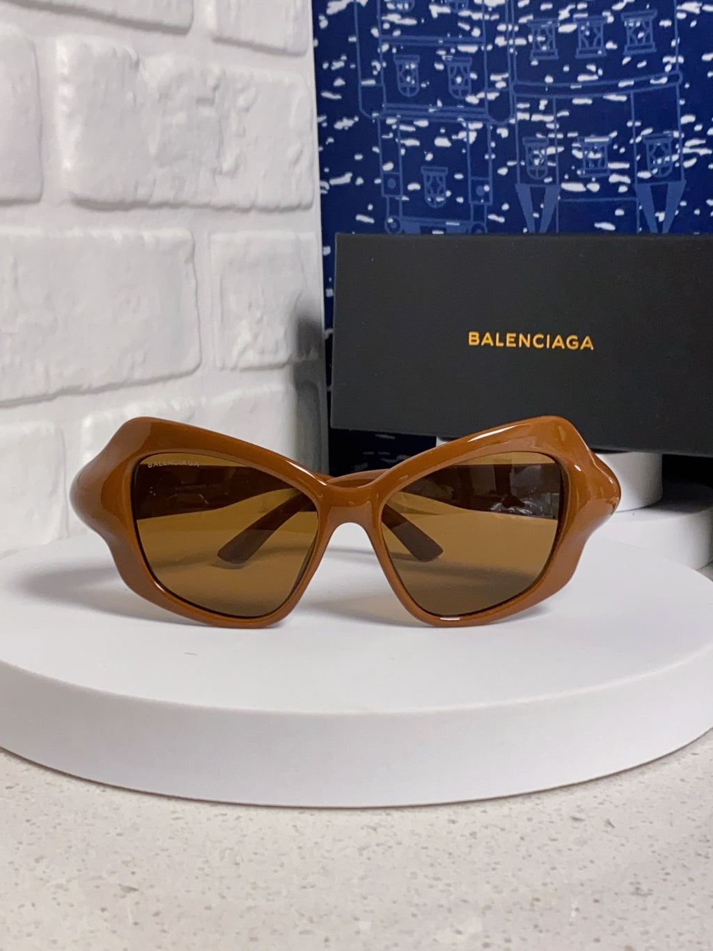 Balenciaga Oversized Brown Lens Sunglasses for Women - 358629 - detail image 2
