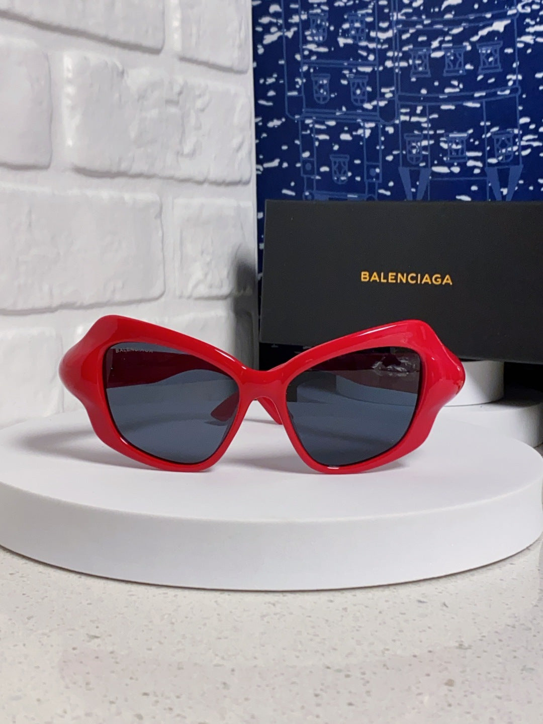 Balenciaga Oversized Red Lens Sunglasses for Women - 432530 - detail image 2
