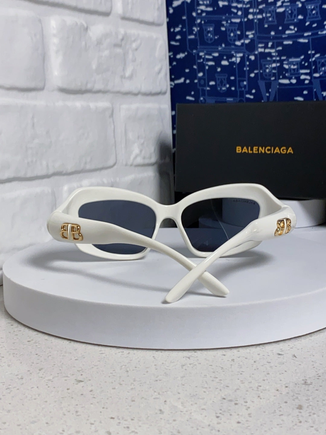 Balenciaga Oversized Silver Lens Sunglasses for Women - 432531 - detail image 3