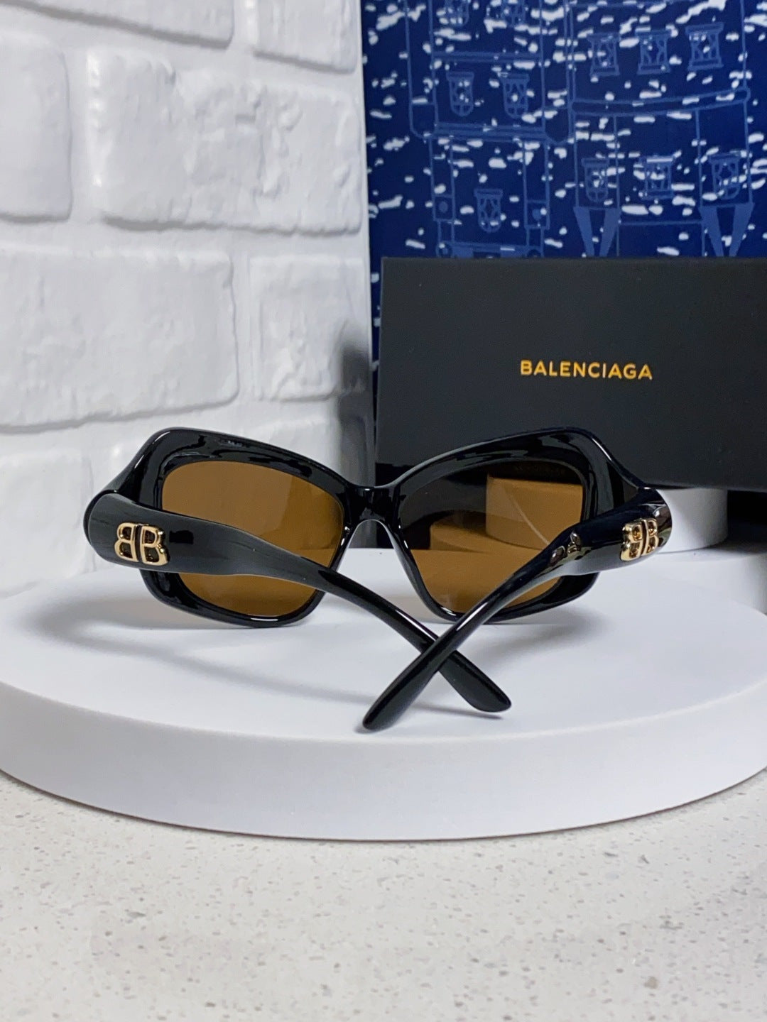 Balenciaga Oversized Brown Lens Sunglasses for Women - 487519 - detail image 3