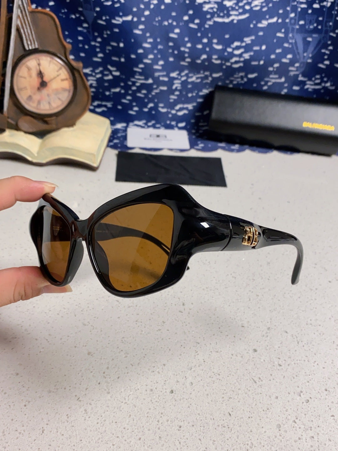 Balenciaga Oversized Brown Lens Sunglasses for Women - 487519 - detail image 6