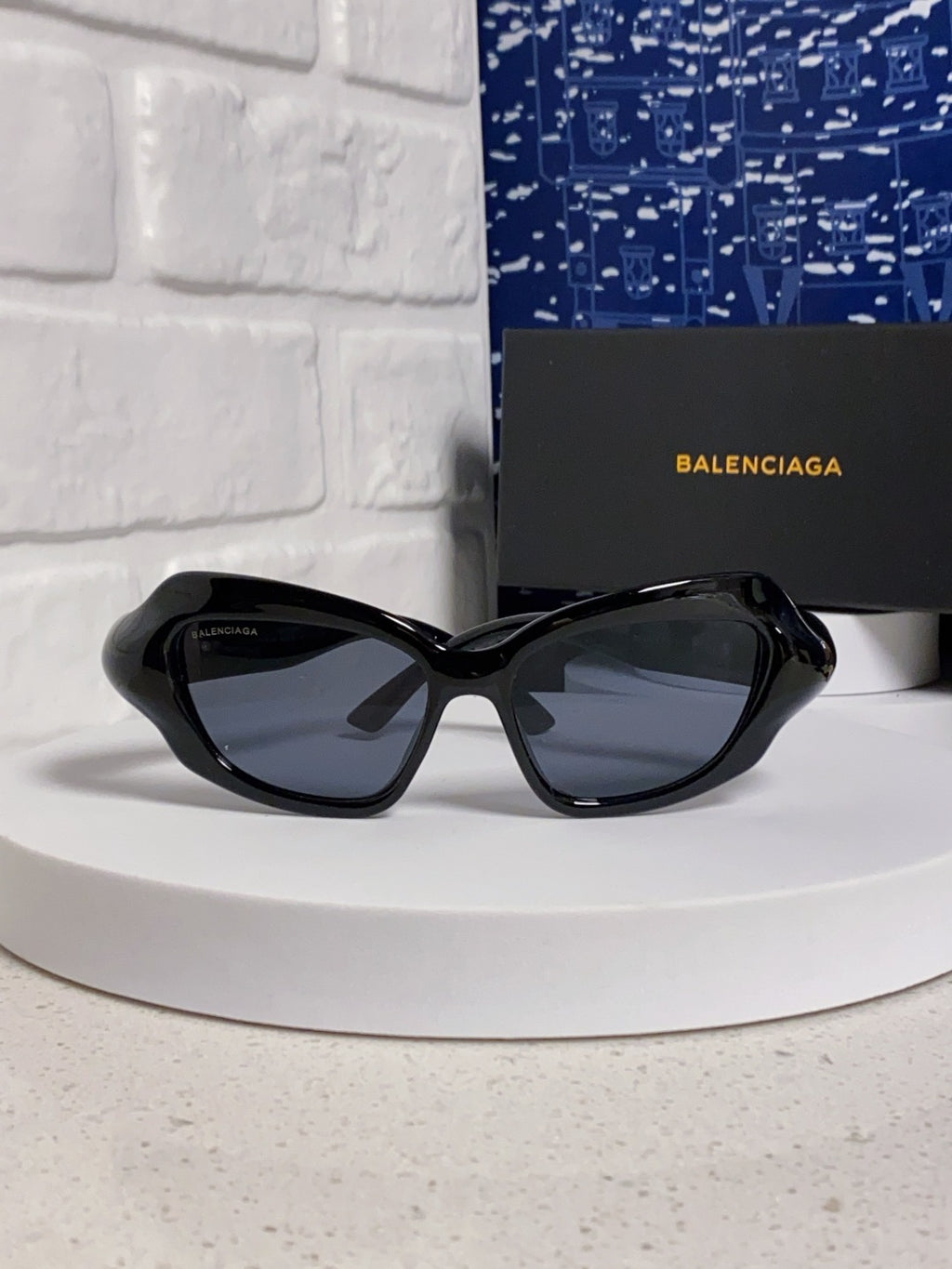 Balenciaga Oversized Brown Lens Sunglasses for Women - 358633 - detail image 3