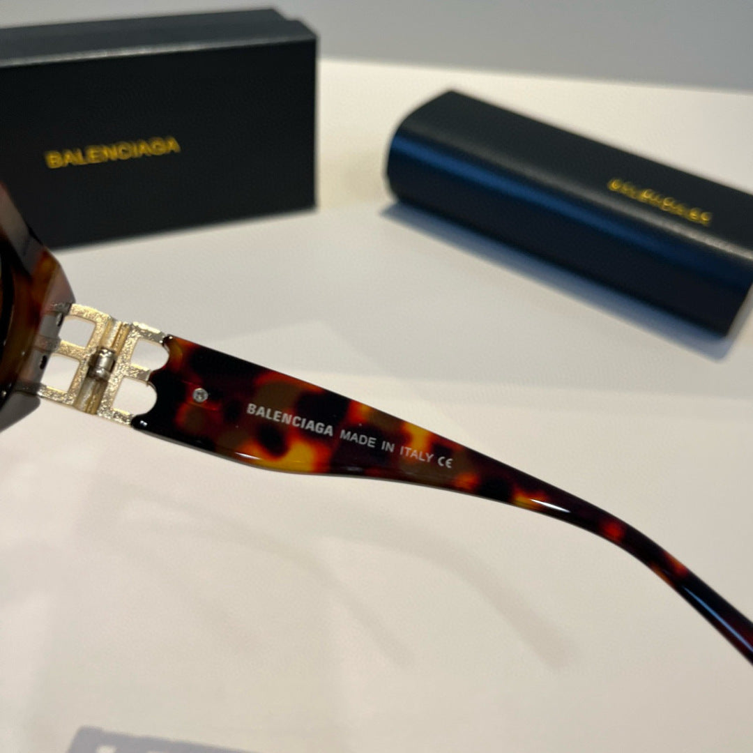 Balenciaga Rectangular Black Lens Sunglasses for Men & Women - 372343 - detail image 5