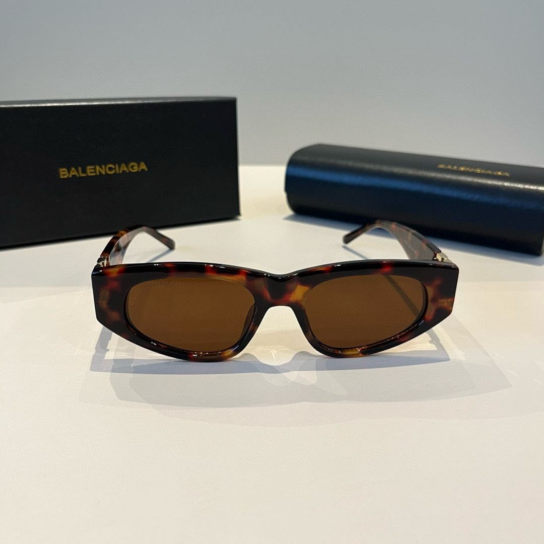 Balenciaga Rectangular Black Lens Sunglasses for Men & Women - 372343 - detail image 2