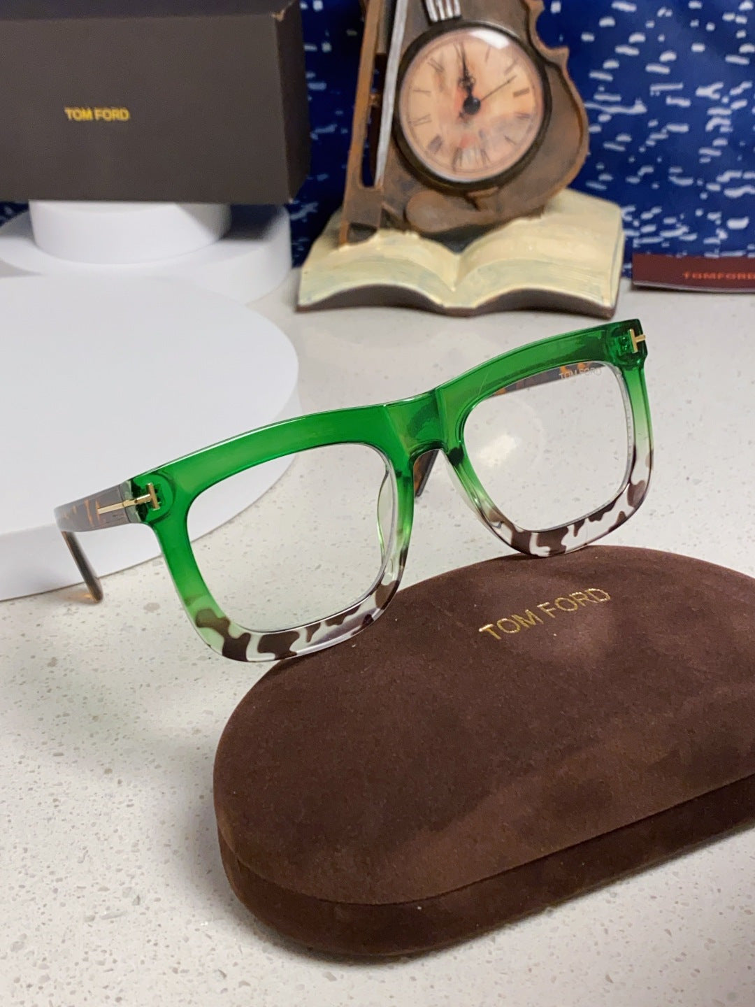 Tom Ford Oversized Green Lens Sunglasses for Men & Women - detail image 10