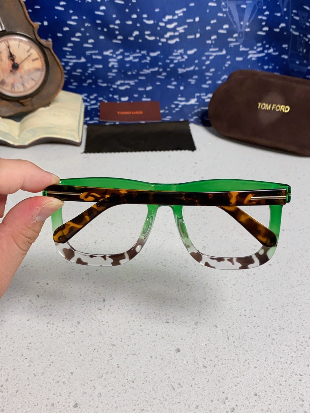 Tom Ford Oversized Green Lens Sunglasses for Men & Women - detail image 5