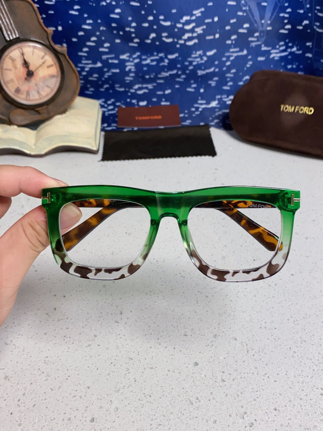 Tom Ford Oversized Green Lens Sunglasses for Men & Women - detail image 4