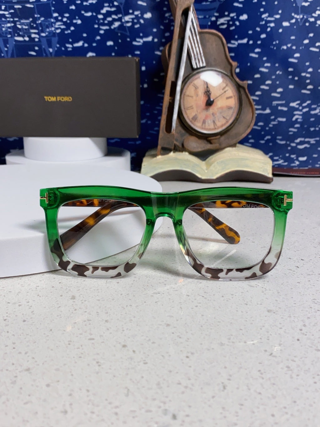 Tom Ford Oversized Green Lens Sunglasses for Men & Women - detail image 9