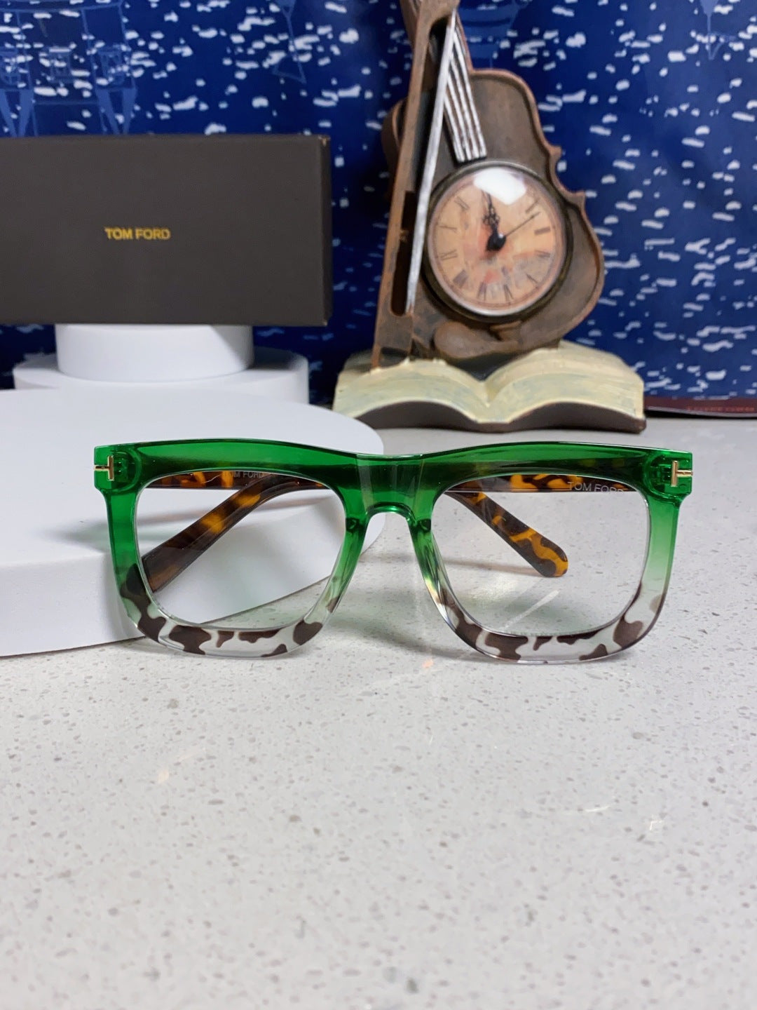 Tom Ford Oversized Green Lens Sunglasses for Men & Women - detail image 9