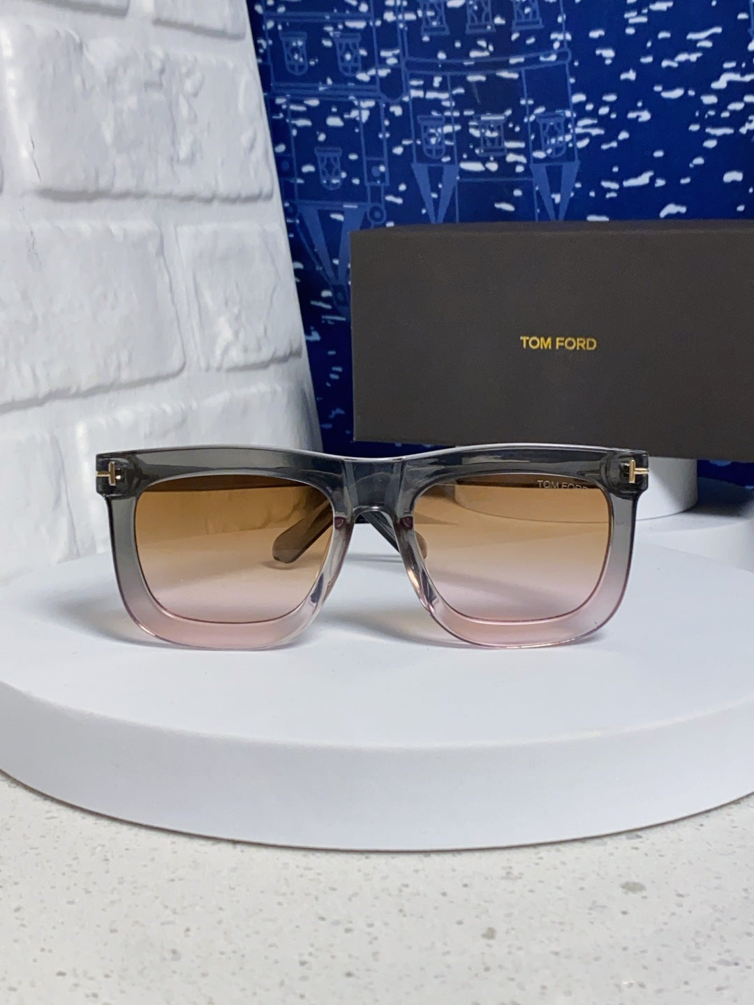 Tom Ford Oversized Brown Lens Sunglasses for Men & Women - 399342 - detail image 2