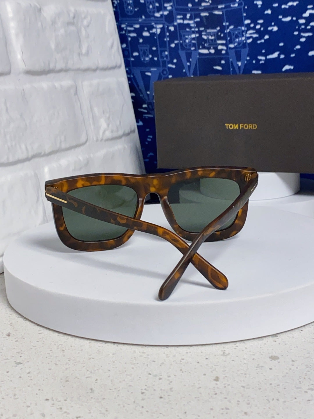 Tom Ford Oversized Brown Lens Sunglasses for Men & Women - 399343 - detail image 2