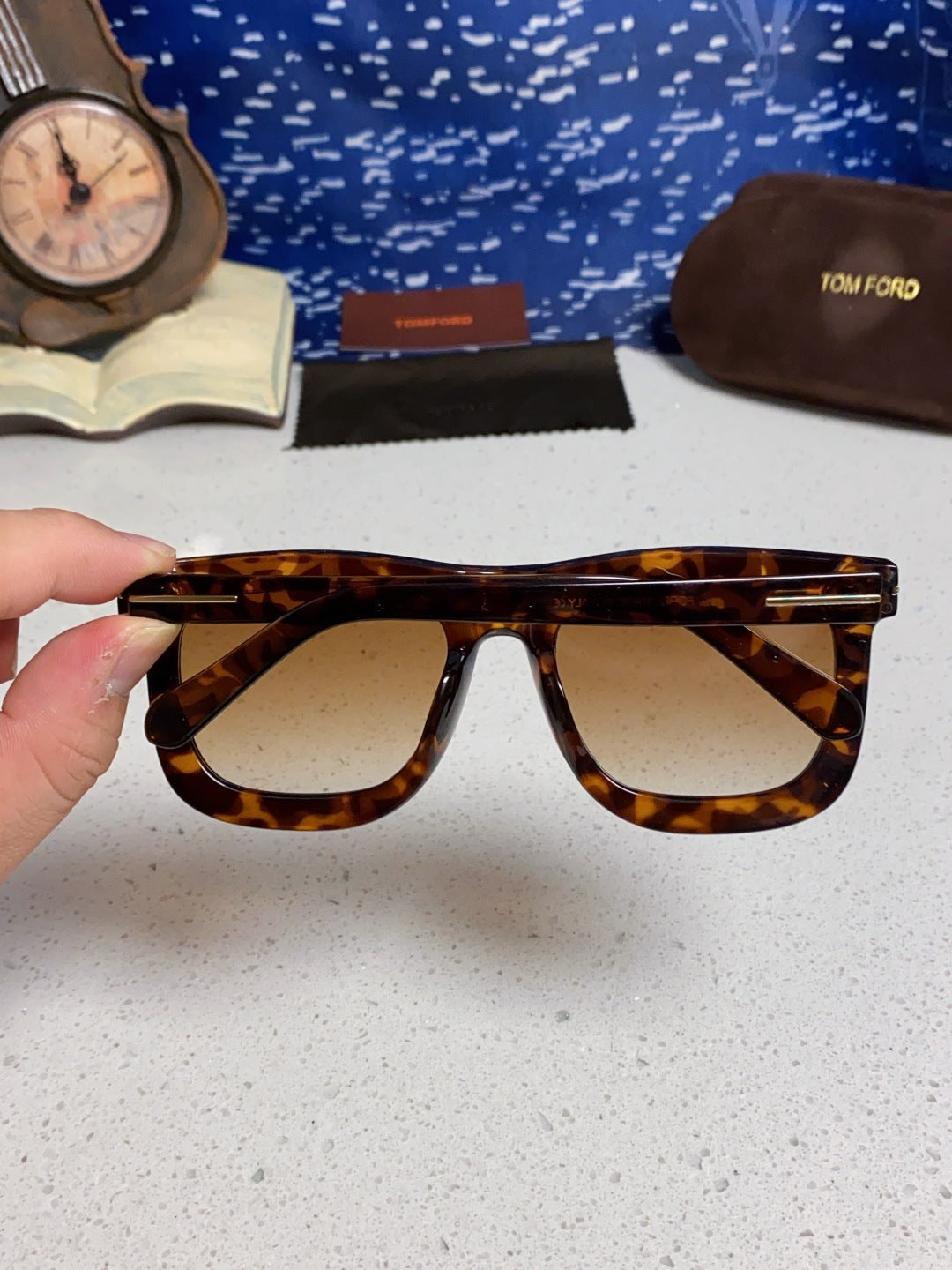 Tom Ford Oversized Brown Lens Sunglasses for Men & Women - detail image 4