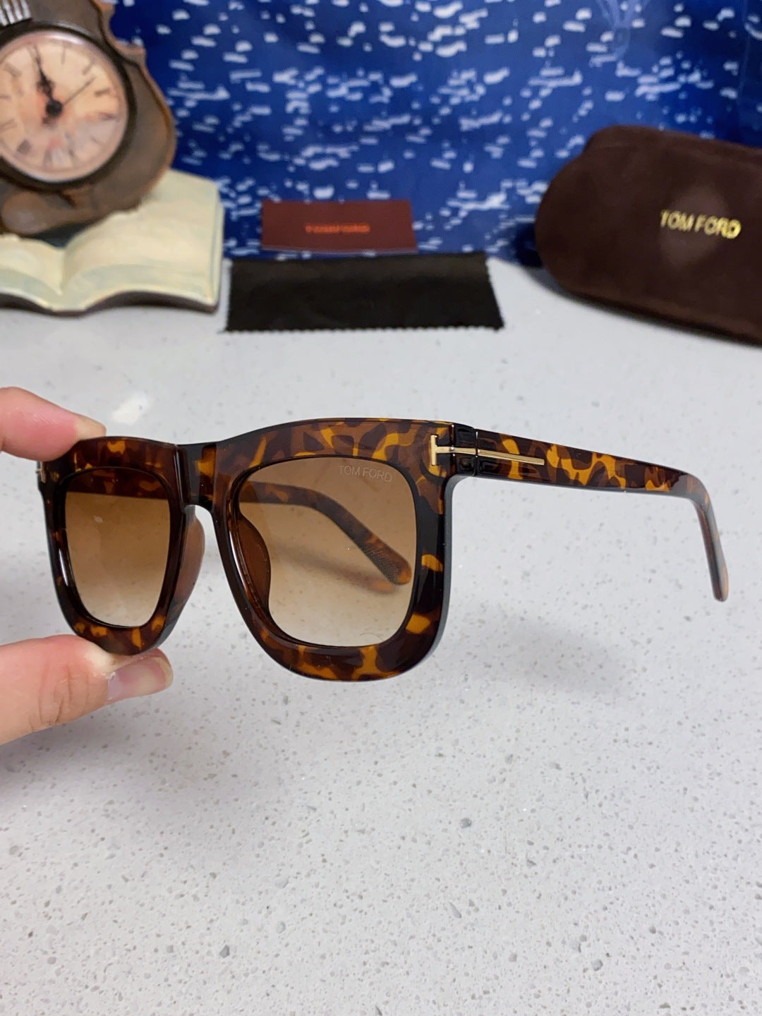 Tom Ford Oversized Brown Lens Sunglasses for Men & Women - detail image 5