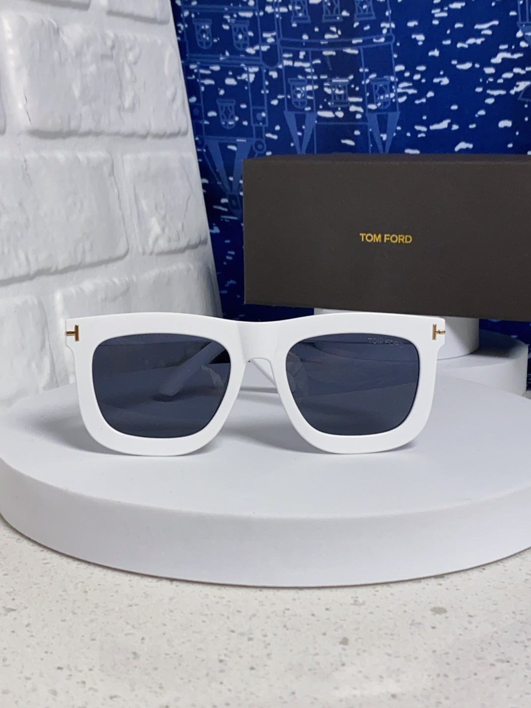Tom Ford Oversized Blue Lens Sunglasses for Men & Women - 399345 - detail image 2