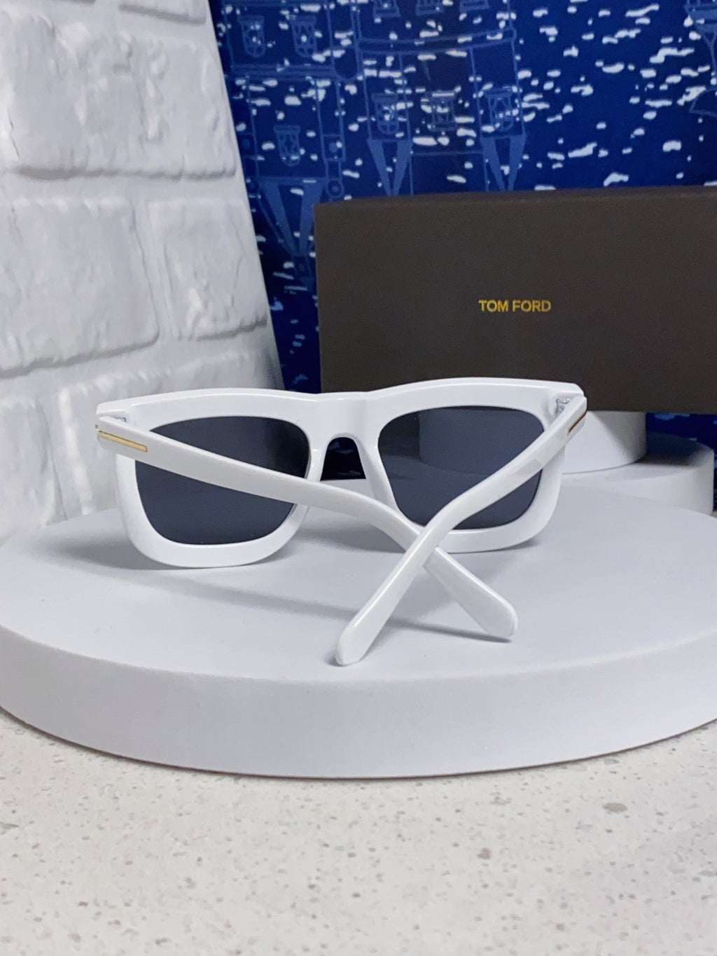 Tom Ford Oversized Blue Lens Sunglasses for Men & Women - 399345 - detail image 3