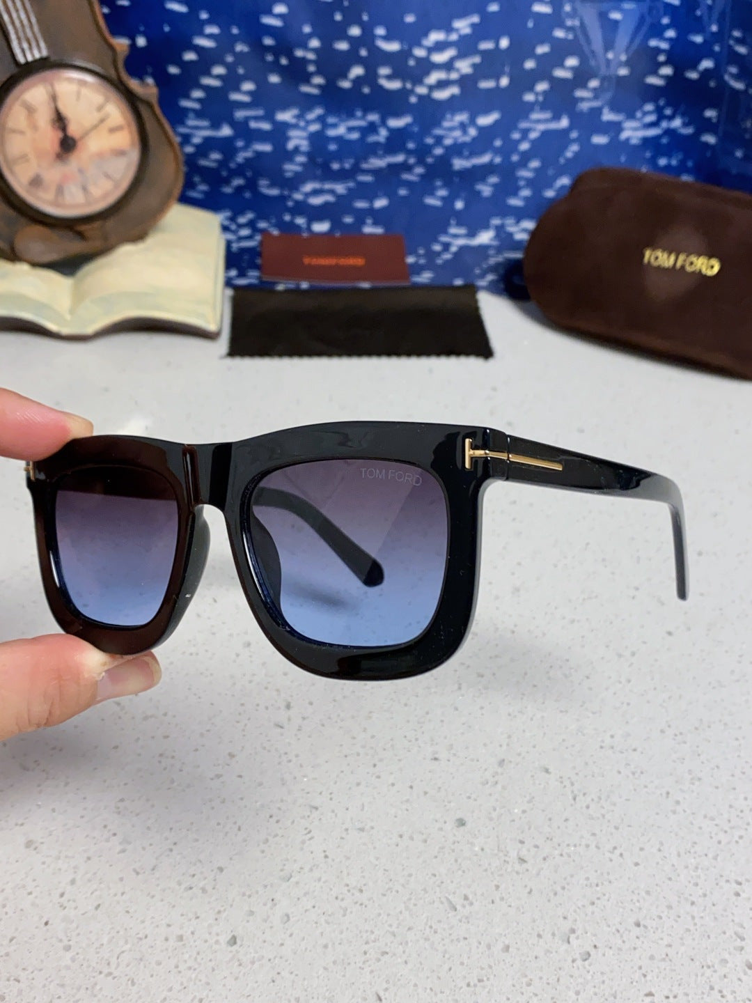 Tom Ford Oversized Blue Lens Sunglasses for Men & Women - detail image 5