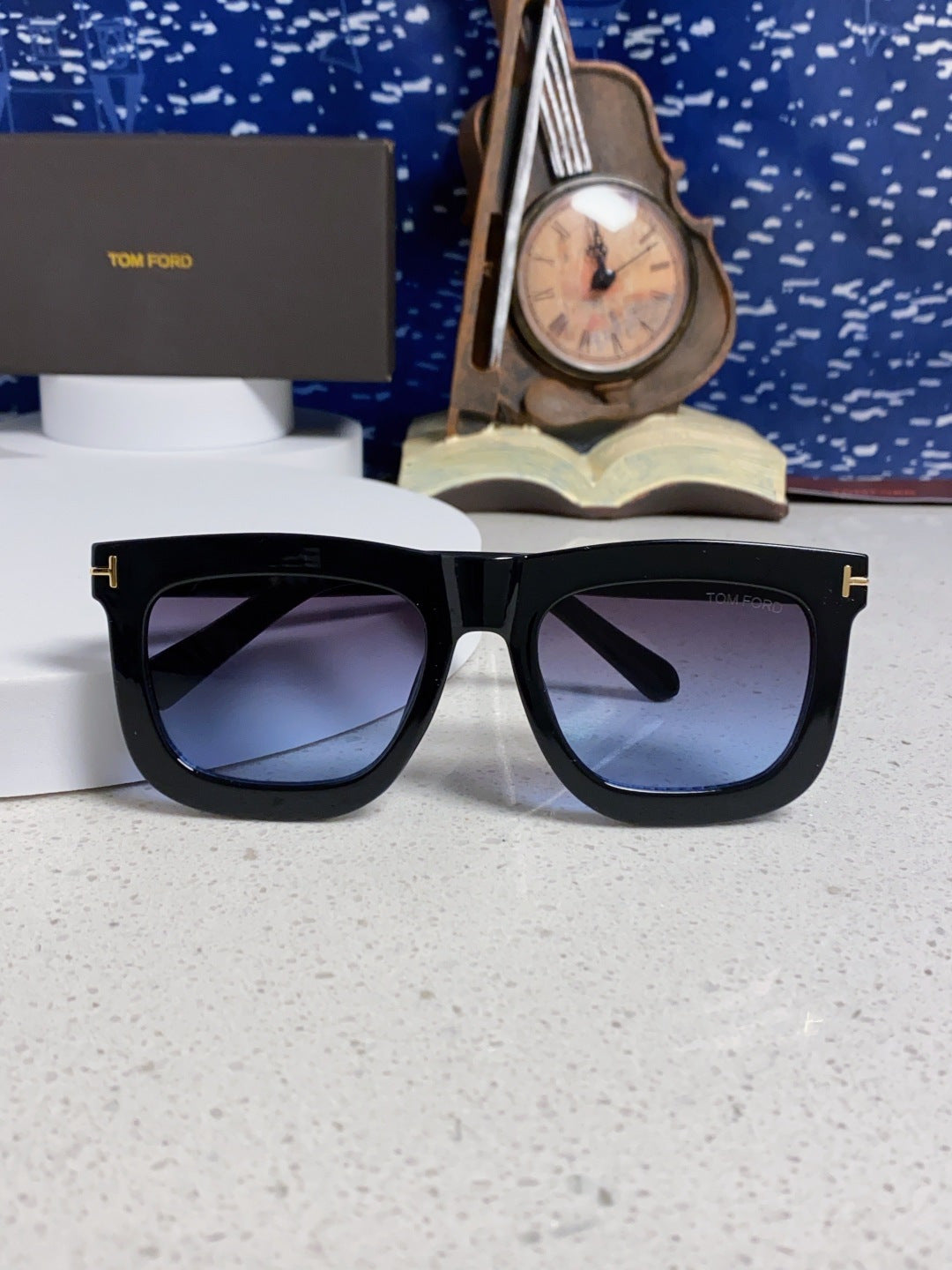 Tom Ford Oversized Blue Lens Sunglasses for Men & Women - detail image 8