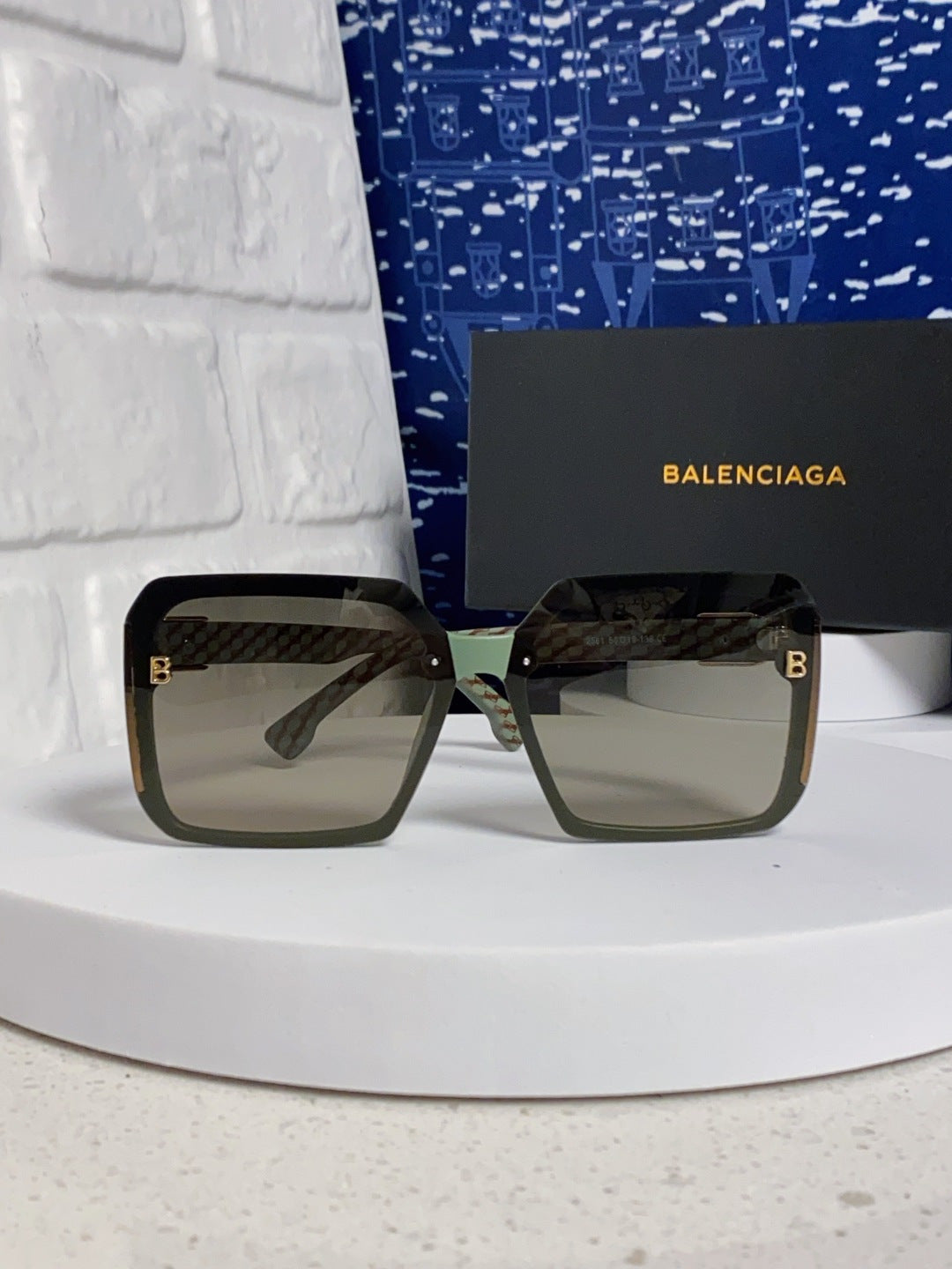 Balenciaga Square Gray Lens Sunglasses for Men & Women - 158570 - detail image 2