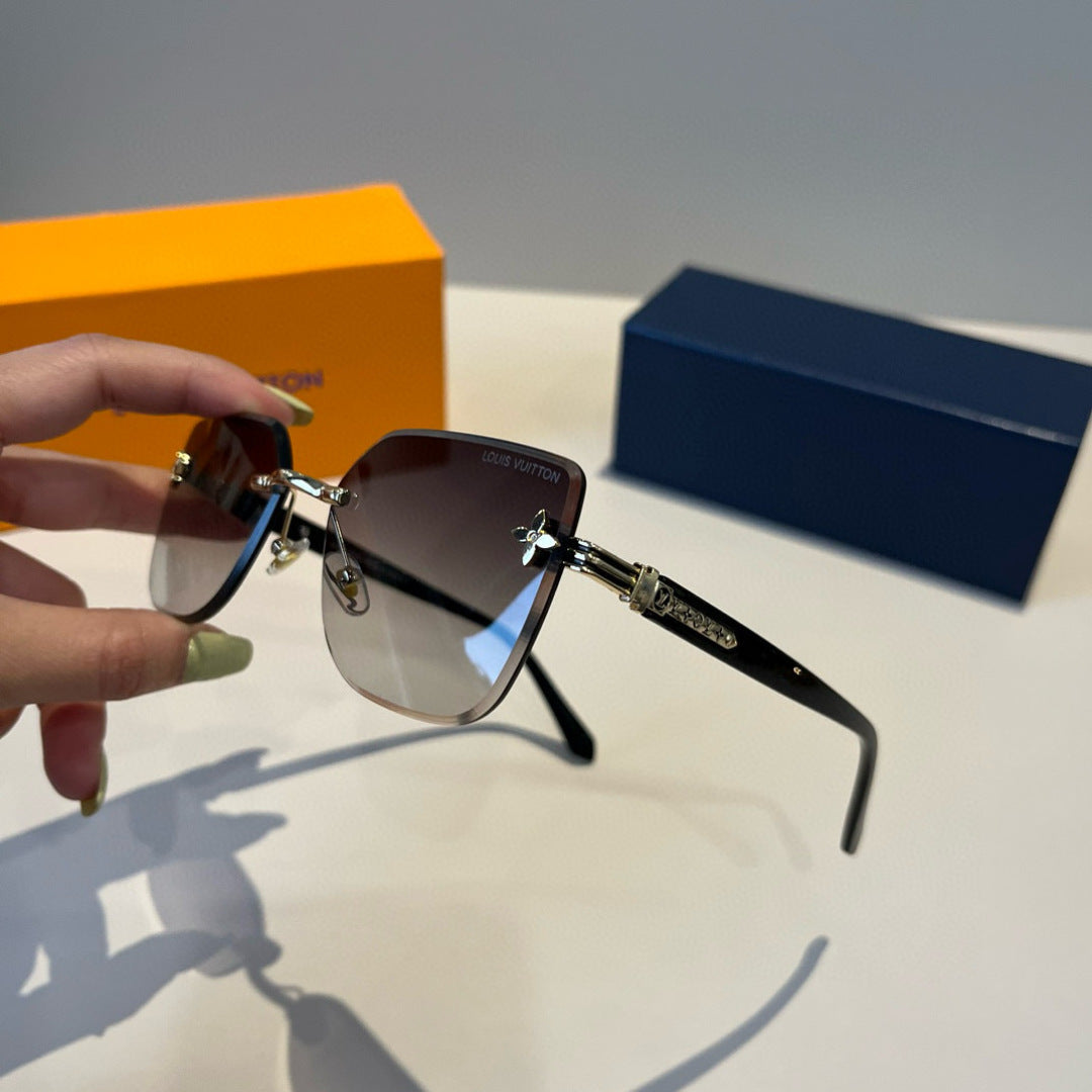 Louis Vuitton Fashion Gray Lens Sunglasses for Men & Women - 381788 - detail image 4
