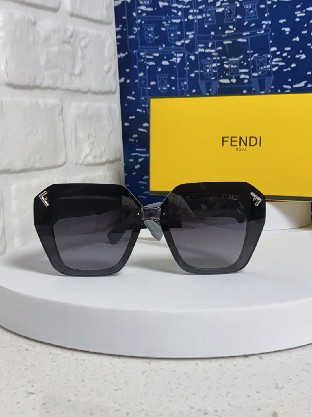 Fendi Cat-Eye Black Lens Sunglasses for Men & Women - 132612