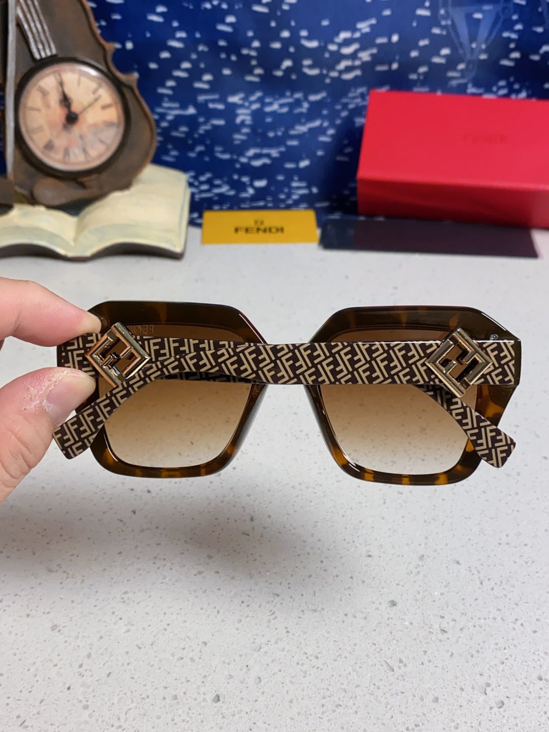 Fendi Cat-Eye Brown Lens Sunglasses for Men & Women - detail image 5