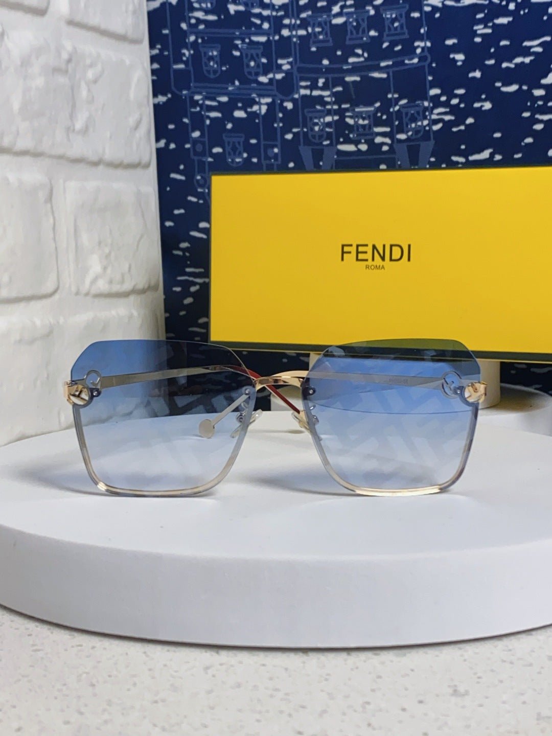 Fendi Fashion Blue Lens Sunglasses for Men & Women - 372466 - detail image 2
