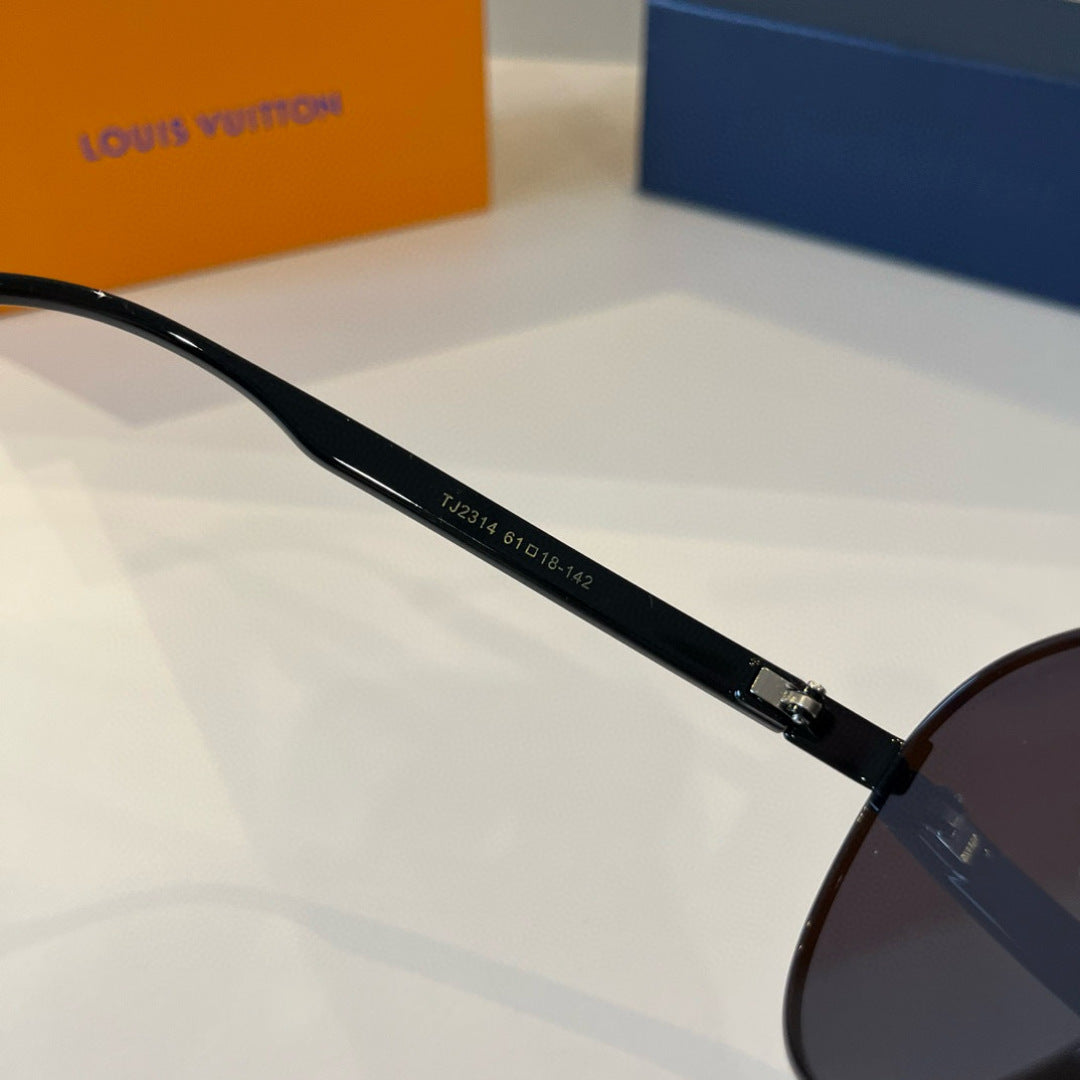 Louis Vuitton Metal Aviator Black Lens Sunglasses for Men & Women - 371433 - detail image 9