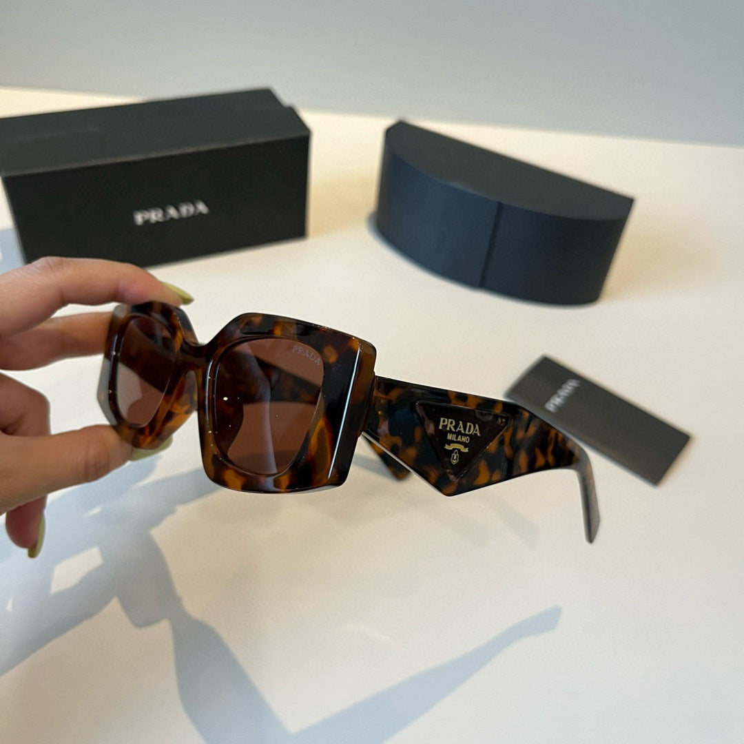 Prada Fashion Black Lens Sunglasses for Men & Women - 372118 - detail image 3