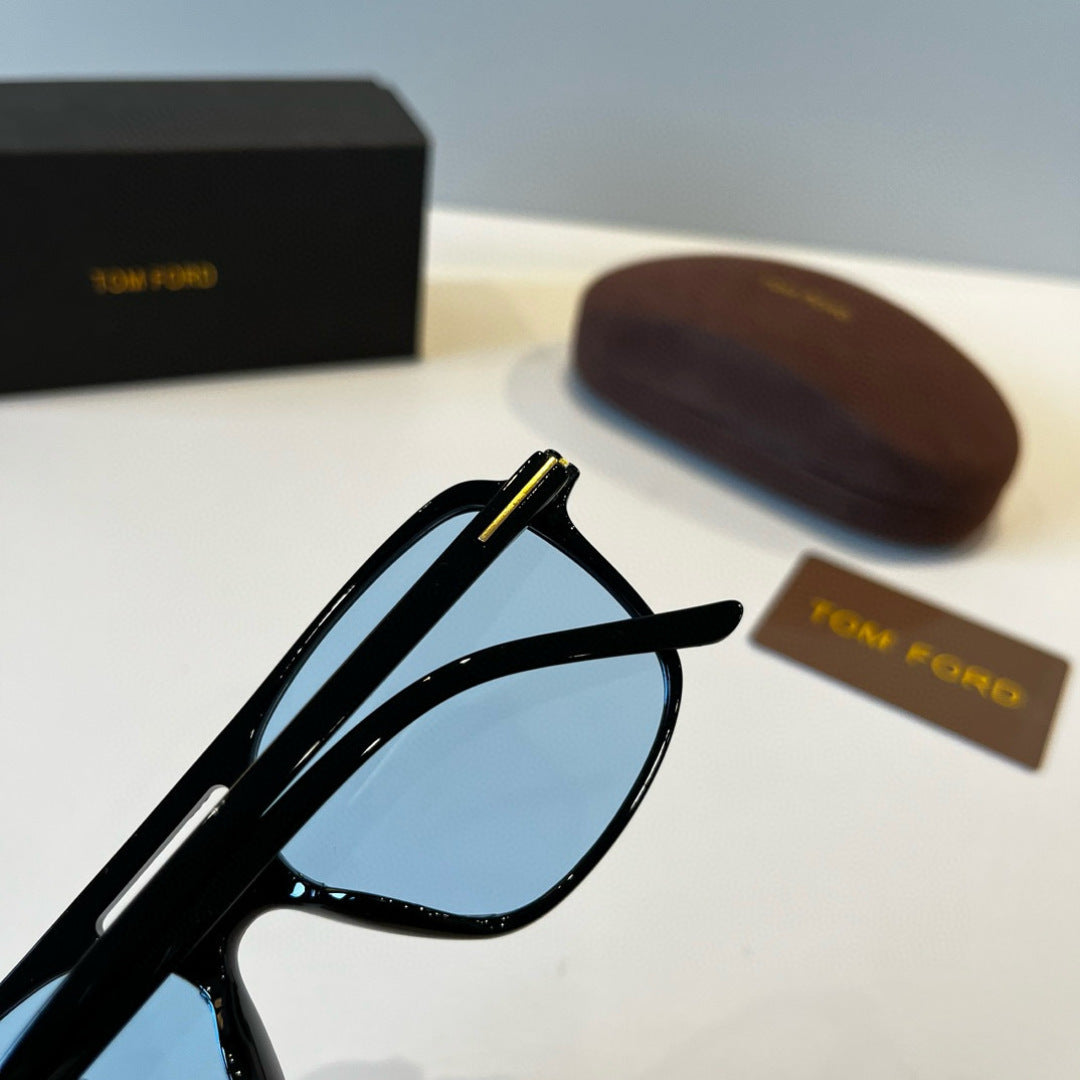 Tom Ford Fashion Blue Lens Sunglasses for Men & Women - 449938 - detail image 4