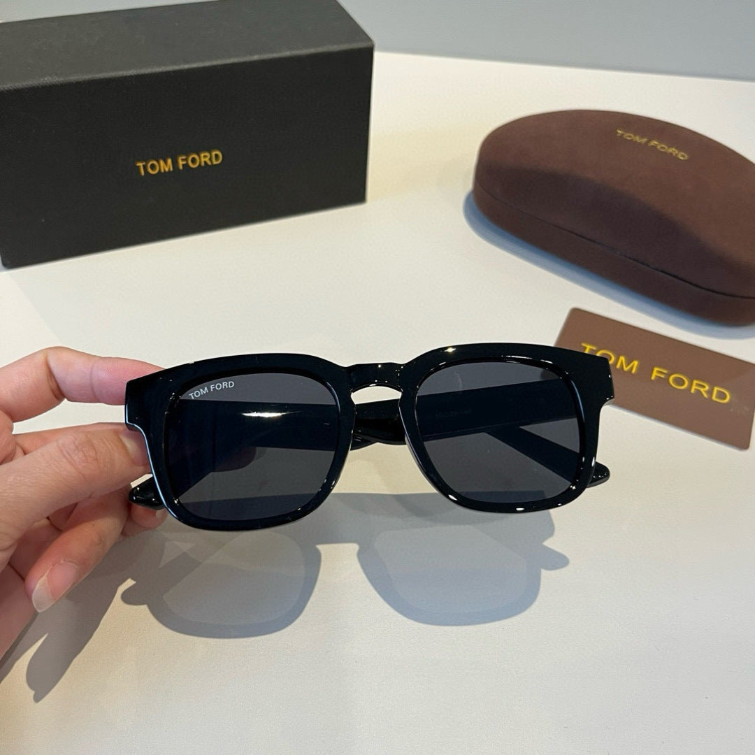 Tom Ford Fashion Black Lens Sunglasses for Men & Women - 416405 - detail image 5