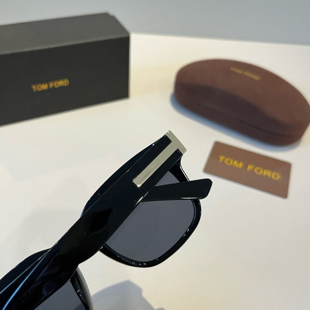 Tom Ford Fashion Black Lens Sunglasses for Men & Women - 416405 - detail image 7