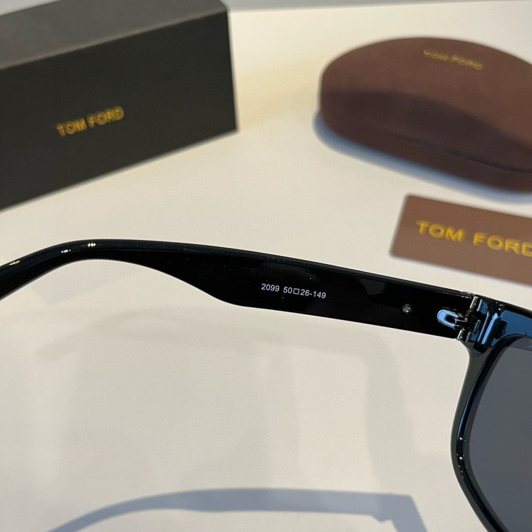 Tom Ford Fashion Black Lens Sunglasses for Men & Women - 416405 - detail image 10