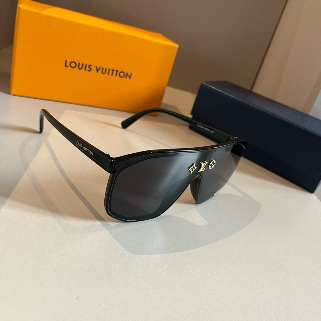 Louis Vuitton Polarized Fashion Gold Lens Sunglasses for Men - 414800