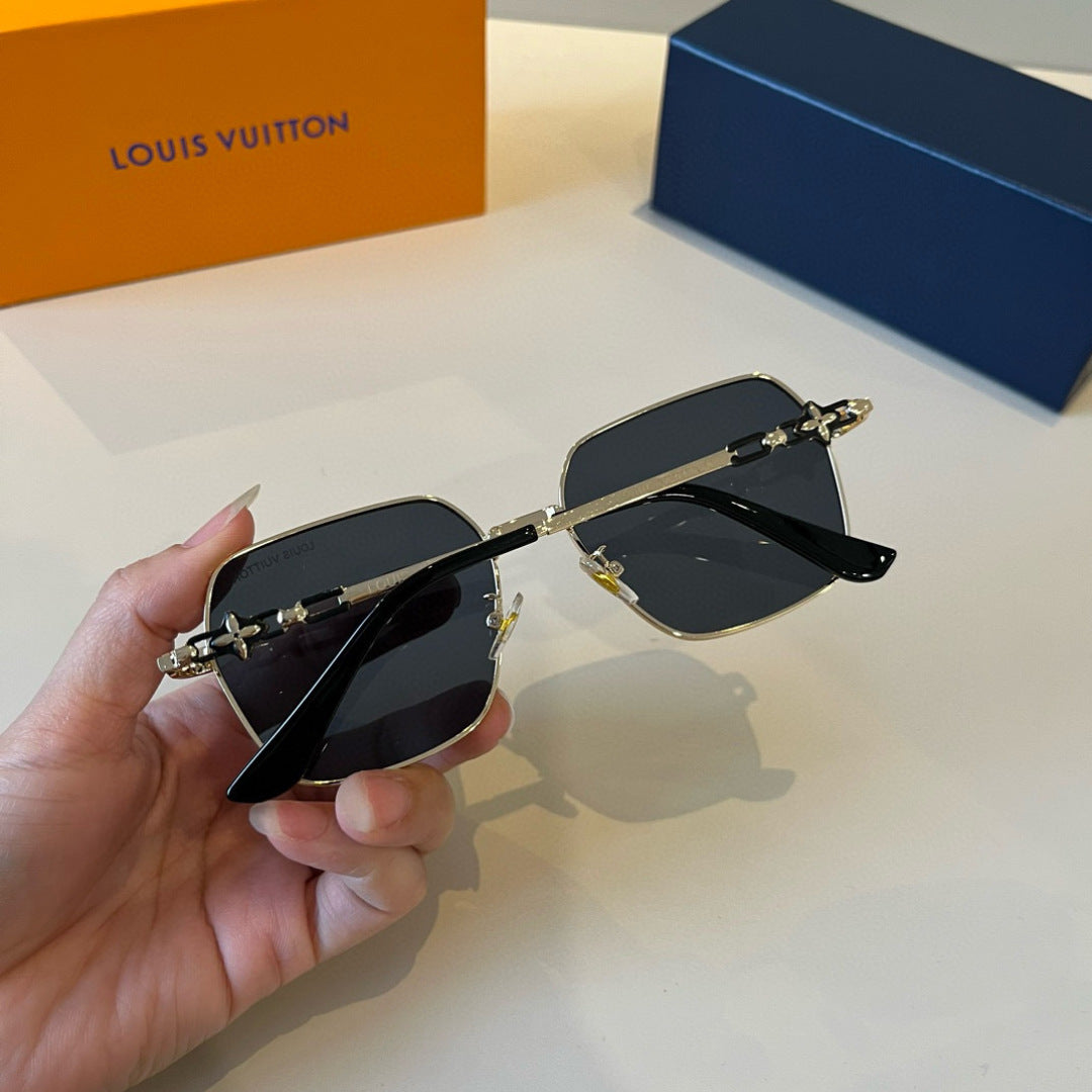 Louis Vuitton Fashion Silver Lens Sunglasses for Men & Women - 371437 - detail image 4