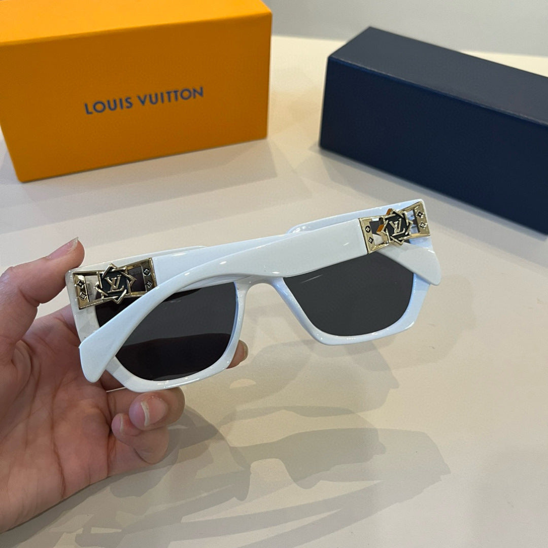 Louis Vuitton Fashion Silver Lens Sunglasses for Men & Women - 371440 - detail image 5